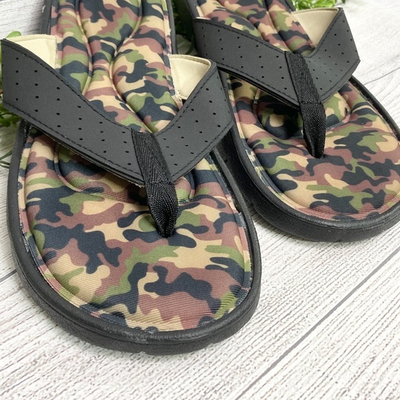Camo Flip Flops Memory Foam Sandals Woodland Creek Men’s Size 12 BRAND NEW Camo Flip Flops Memory Foam Sandals Woodland Creek Men’s Size 12 BRAND NEW